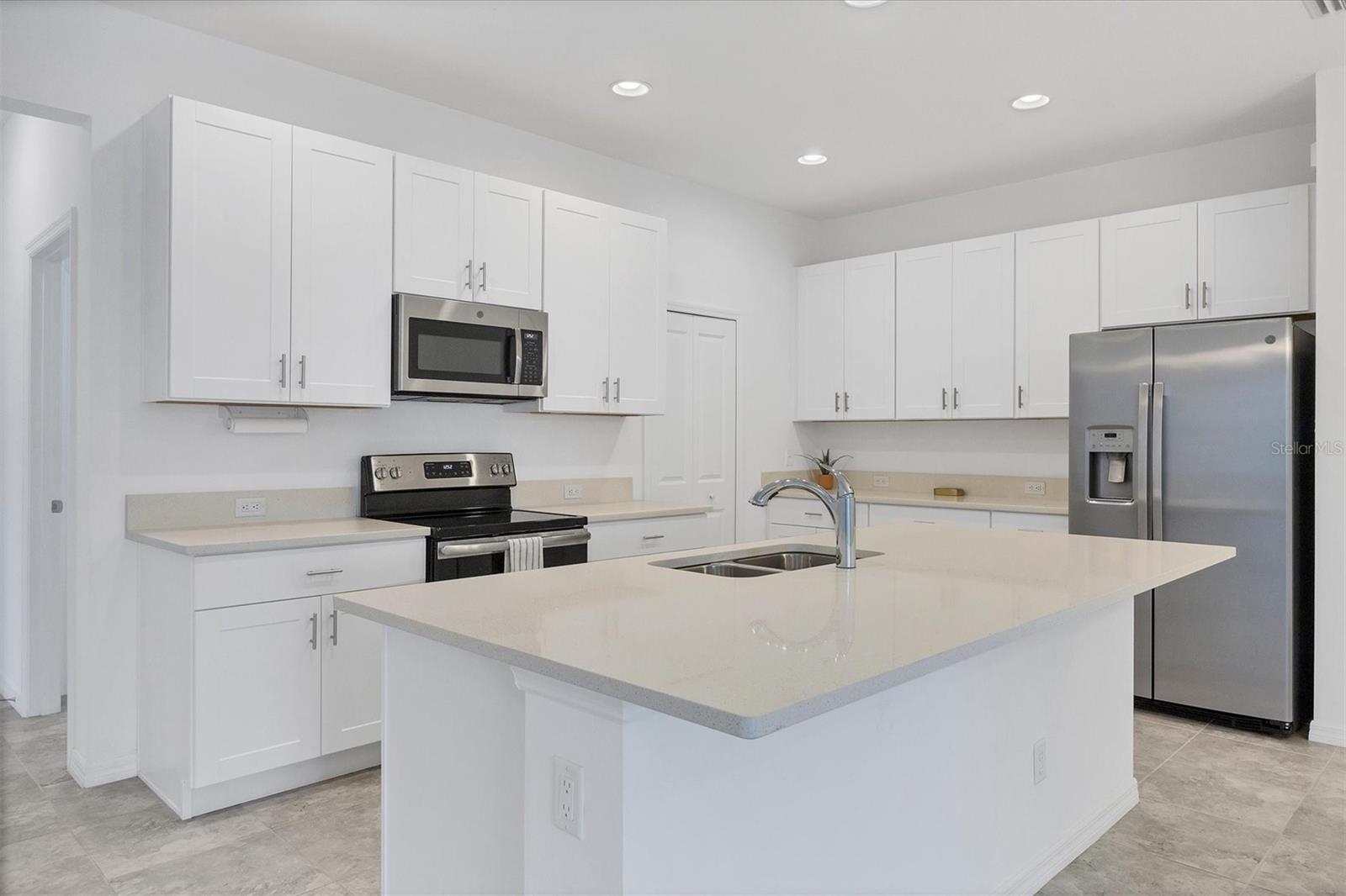 8549 WHISPERING ST, SARASOTA, FL, 34240