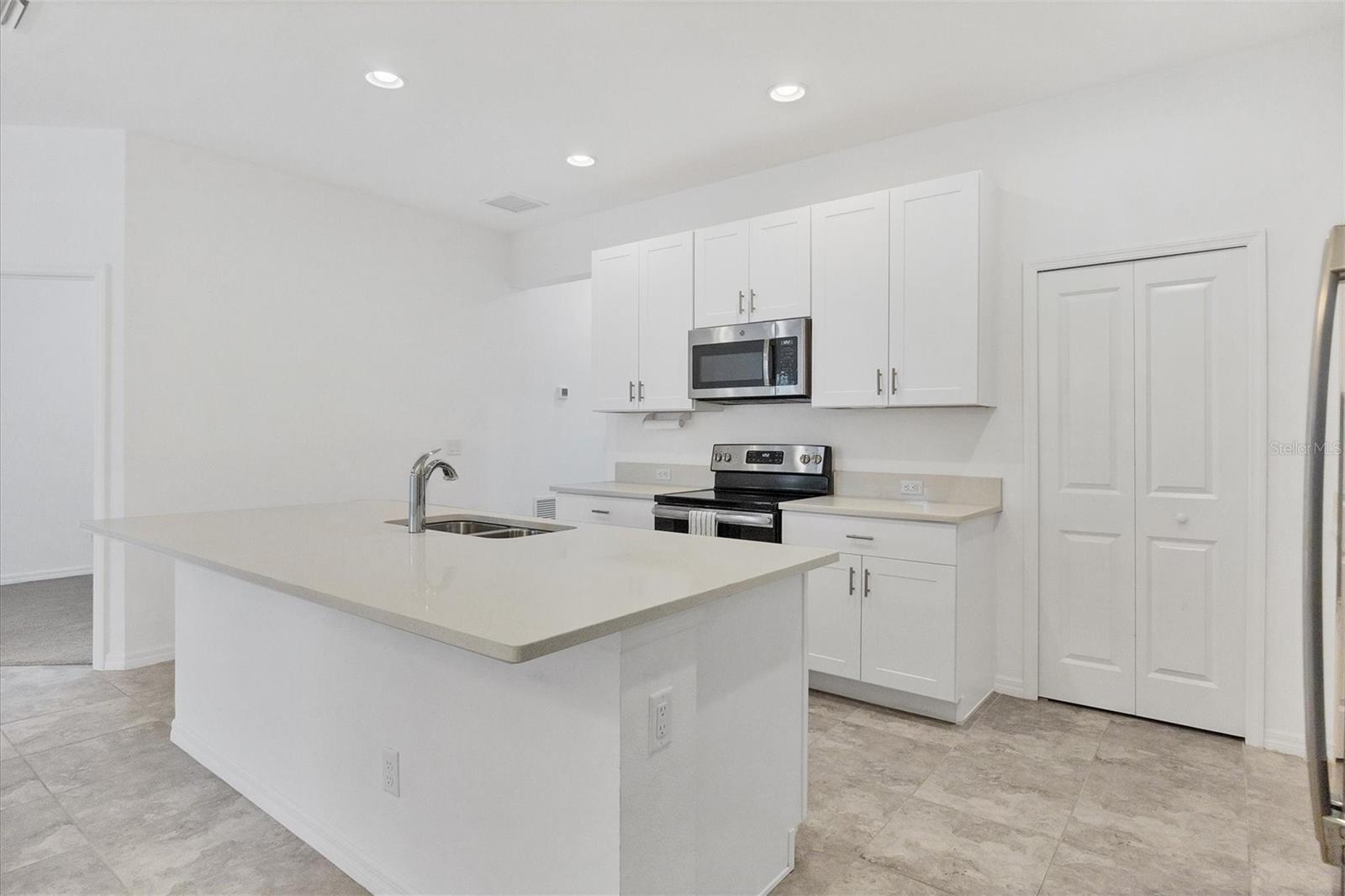 8549 WHISPERING ST, SARASOTA, FL, 34240