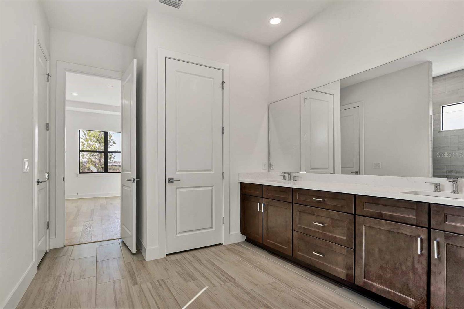 2625 WATERFRONT CIR, SARASOTA, FL, 34240