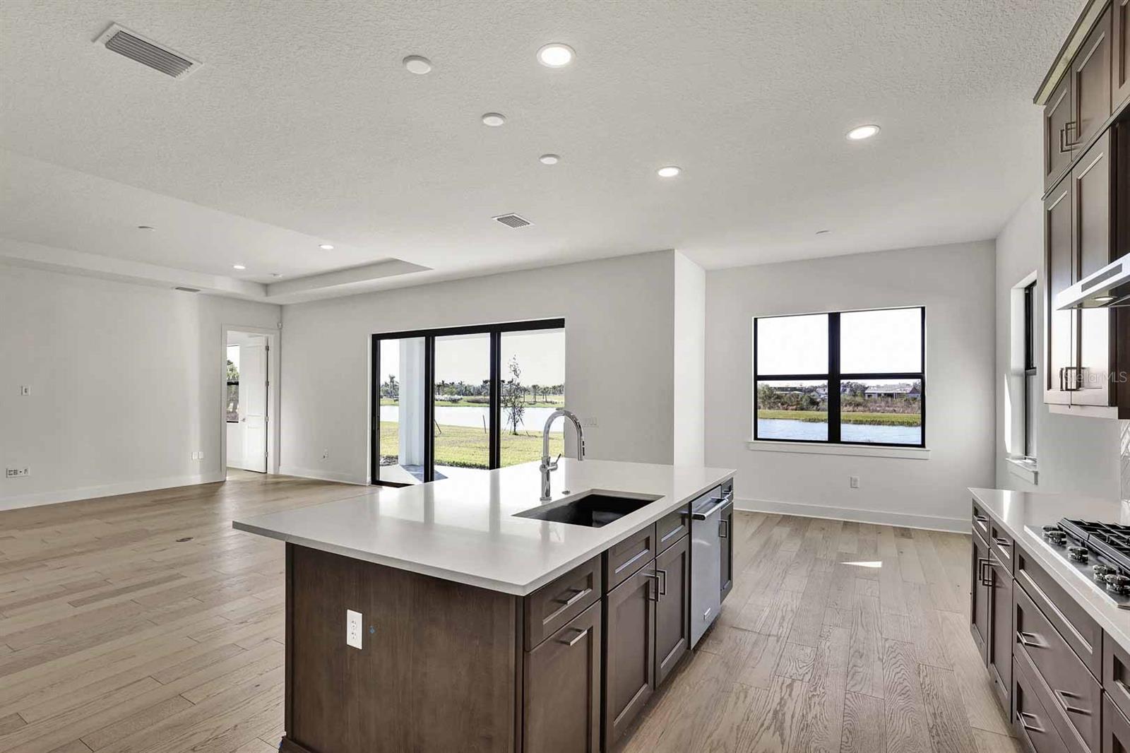 2625 WATERFRONT CIR, SARASOTA, FL, 34240