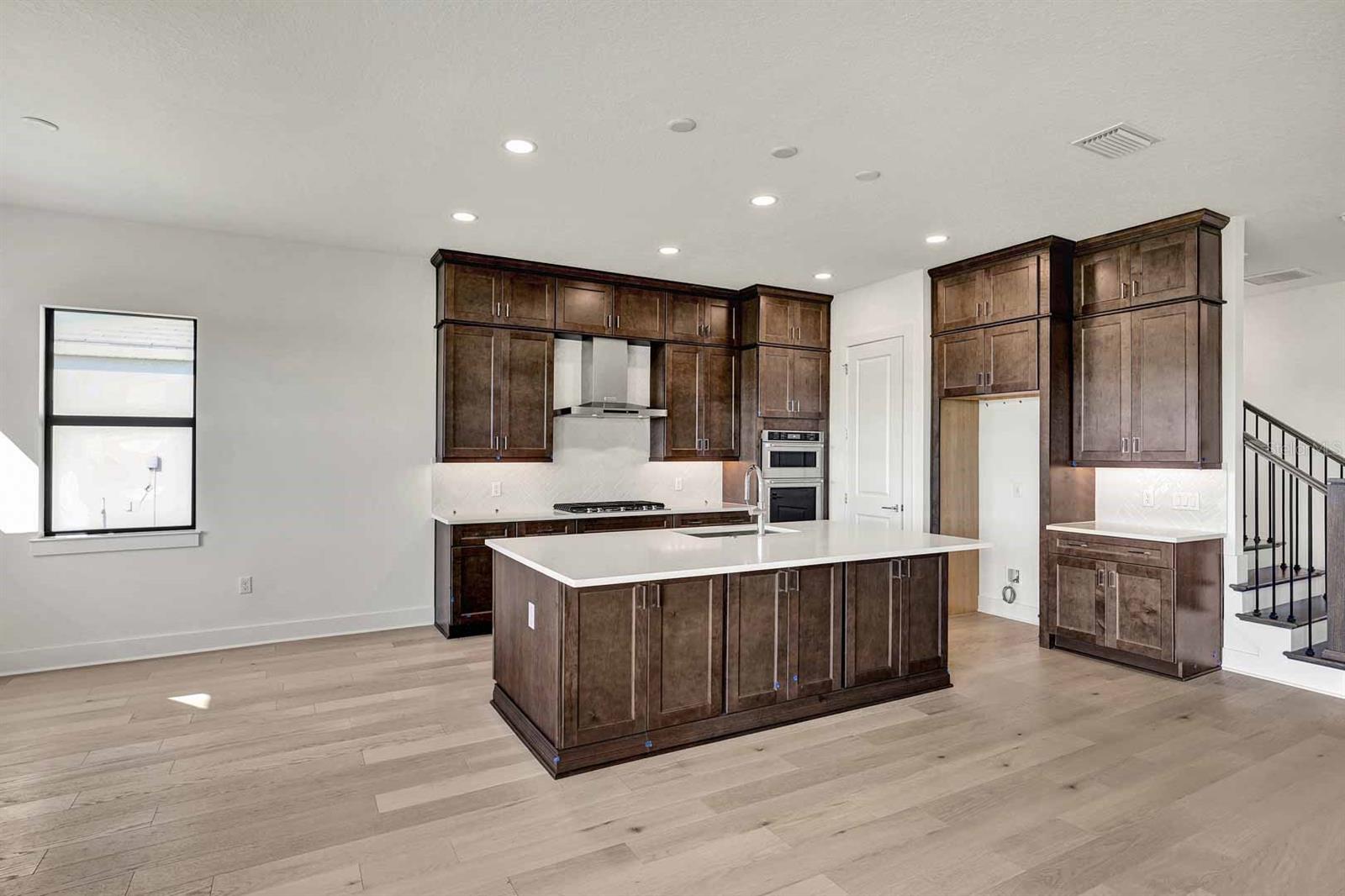 2625 WATERFRONT CIR, SARASOTA, FL, 34240