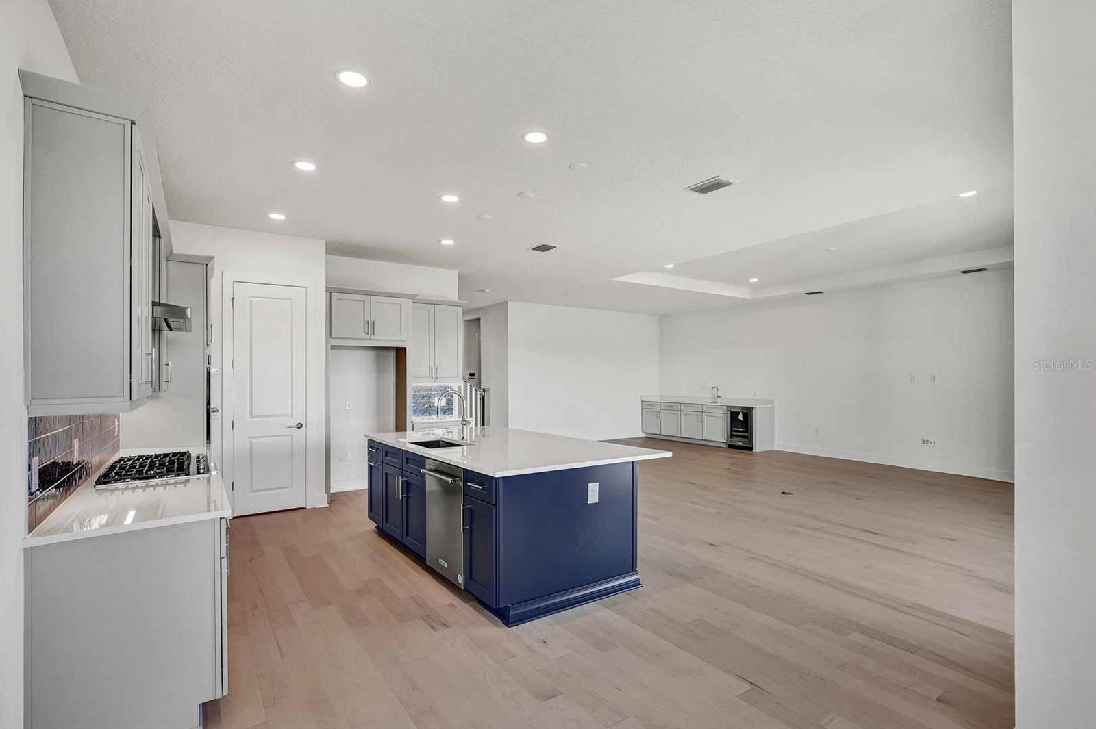 2605 WATERFRONT CIR, SARASOTA, FL, 34240