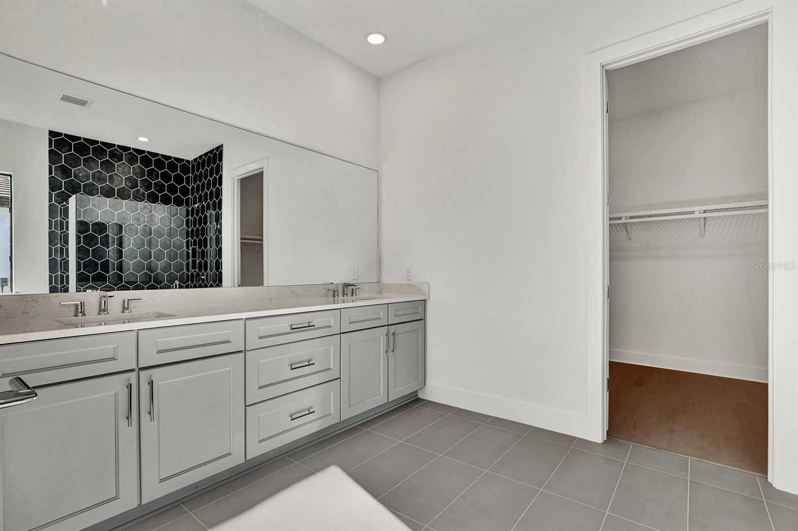 2605 WATERFRONT CIR, SARASOTA, FL, 34240