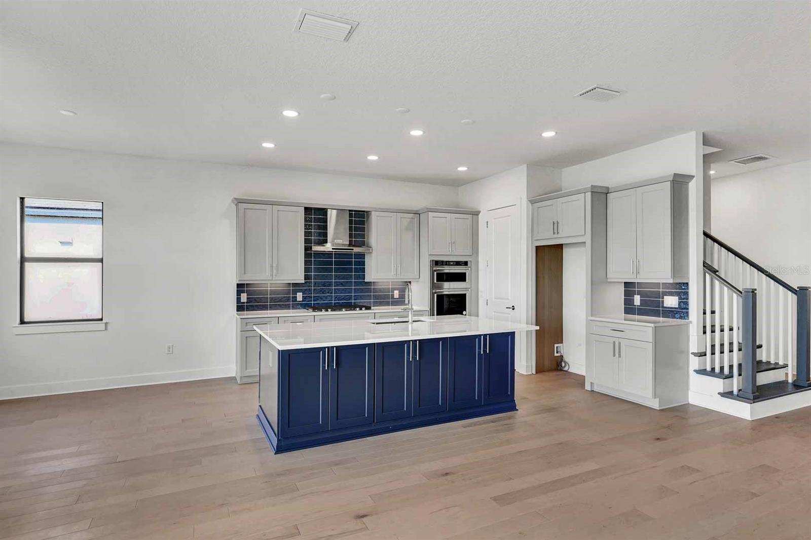 2605 WATERFRONT CIR, SARASOTA, FL, 34240