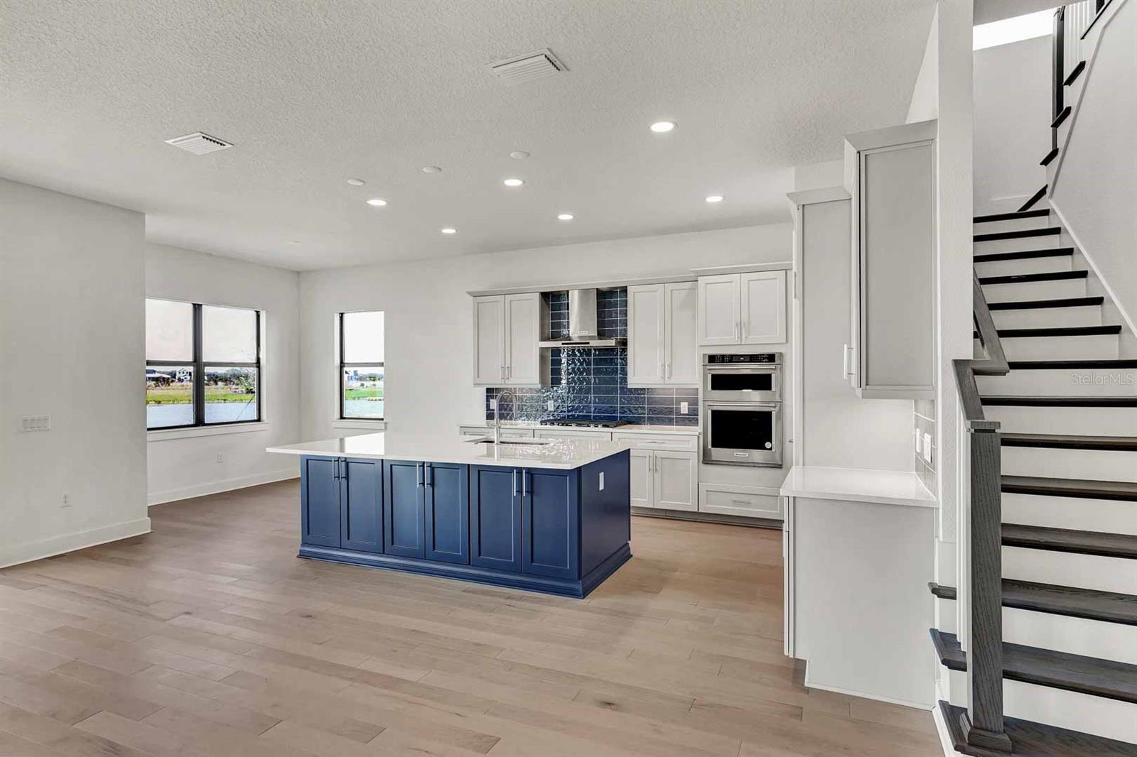 2605 WATERFRONT CIR, SARASOTA, FL, 34240