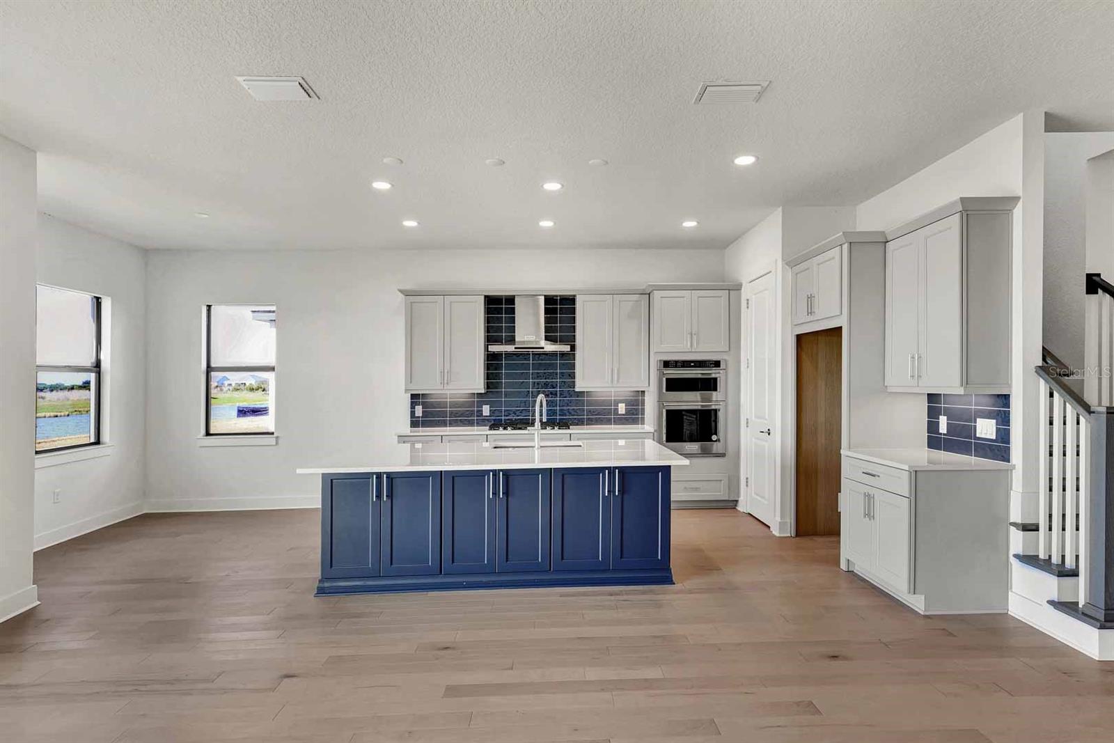 2605 WATERFRONT CIR, SARASOTA, FL, 34240