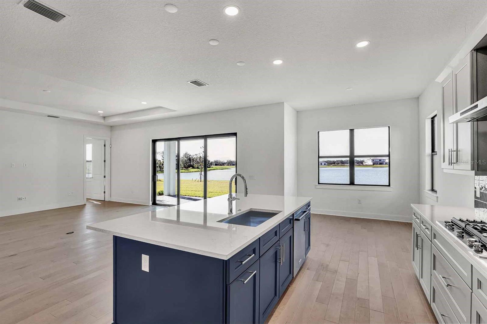 2605 WATERFRONT CIR, SARASOTA, FL, 34240