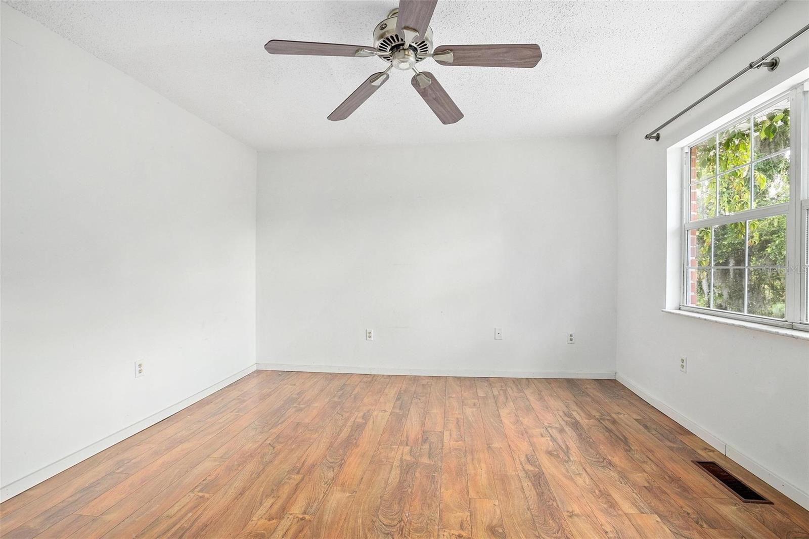621 W INDIANA AVE #5, DELAND, FL, 32720