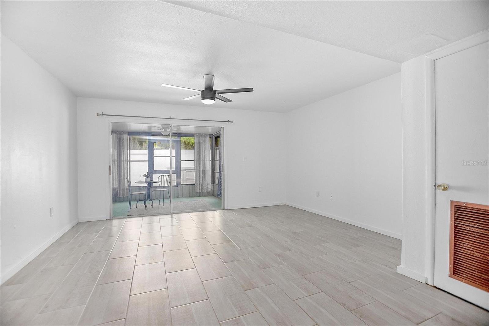 621 W INDIANA AVE #5, DELAND, FL, 32720