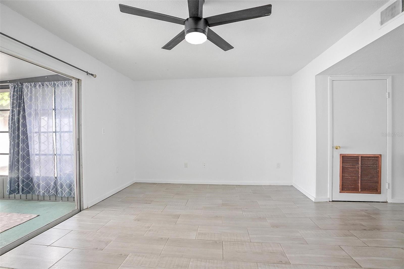 621 W INDIANA AVE #5, DELAND, FL, 32720