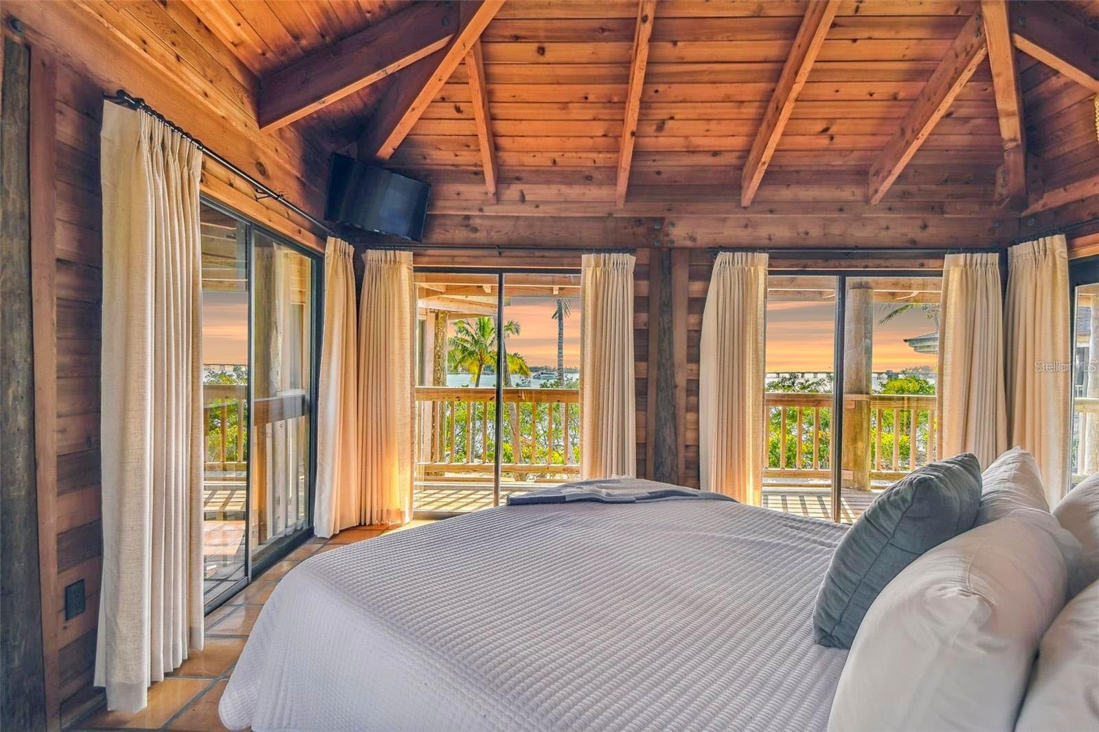 7147 LA LENAIRE DR, LONGBOAT KEY, FL, 34228