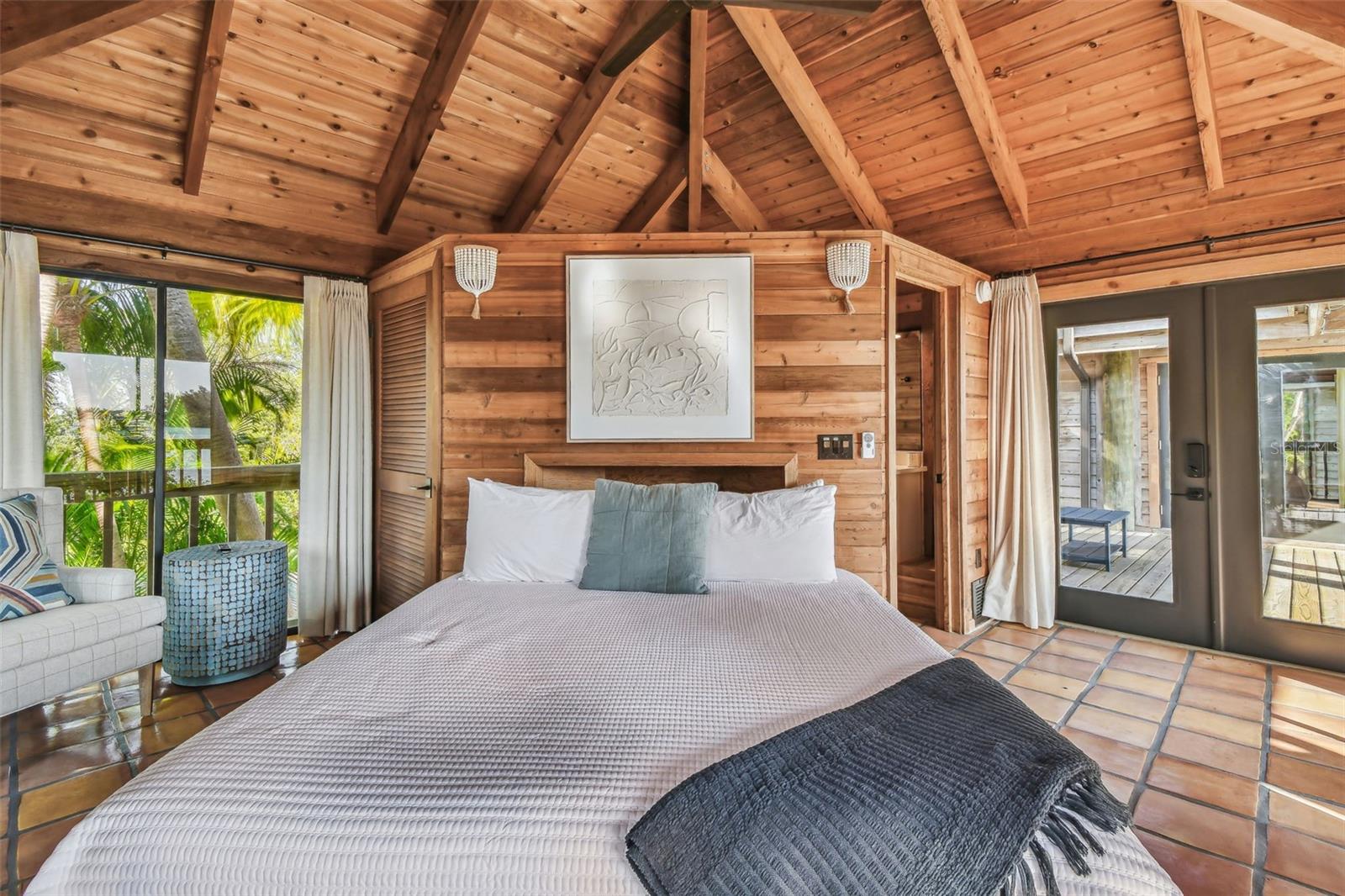 7147 LA LENAIRE DR, LONGBOAT KEY, FL, 34228