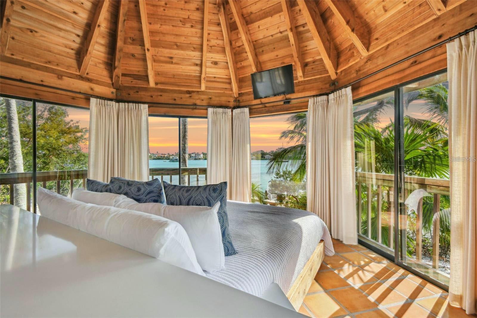 7147 LA LENAIRE DR, LONGBOAT KEY, FL, 34228
