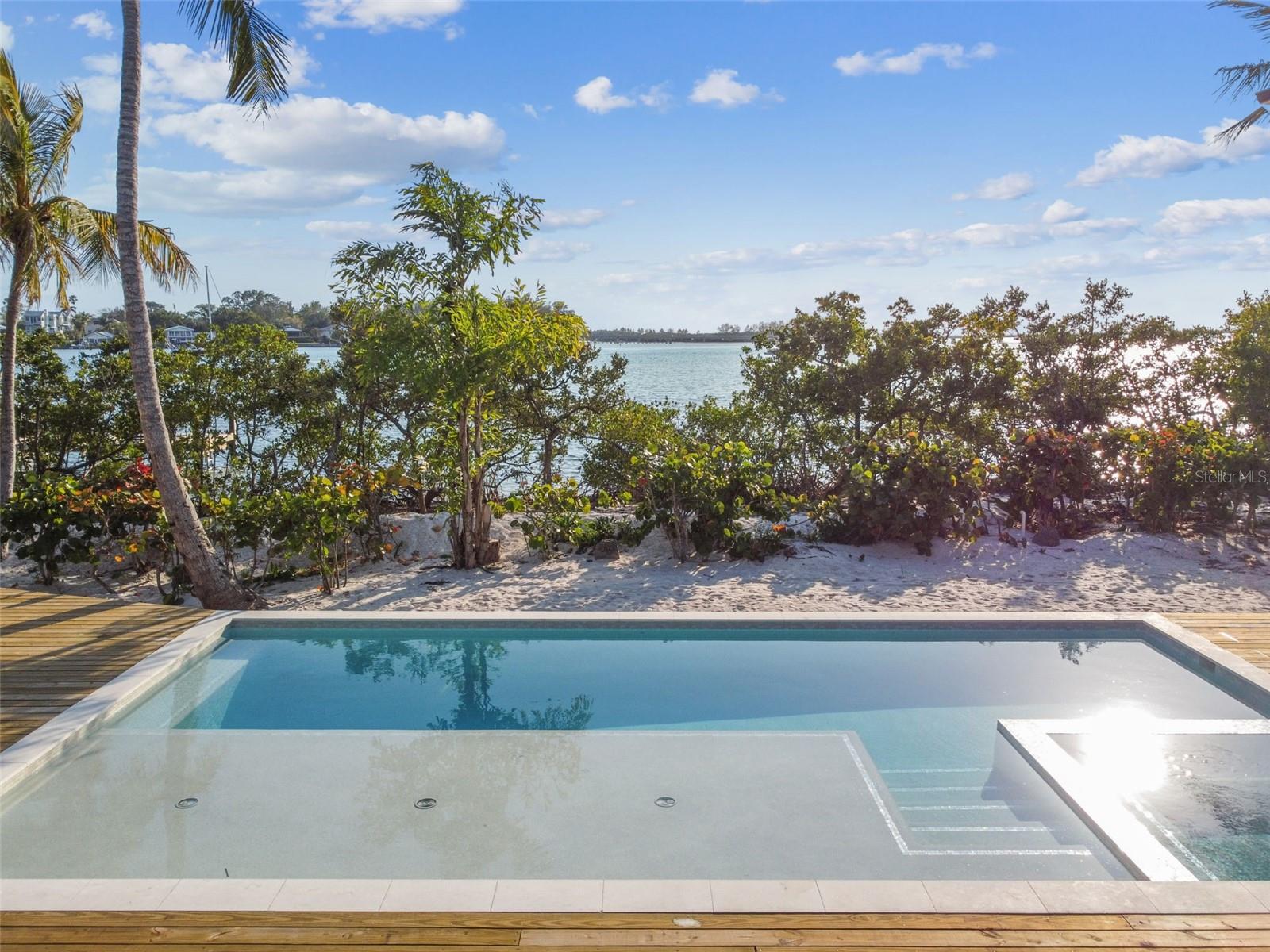 7147 LA LENAIRE DR, LONGBOAT KEY, FL, 34228