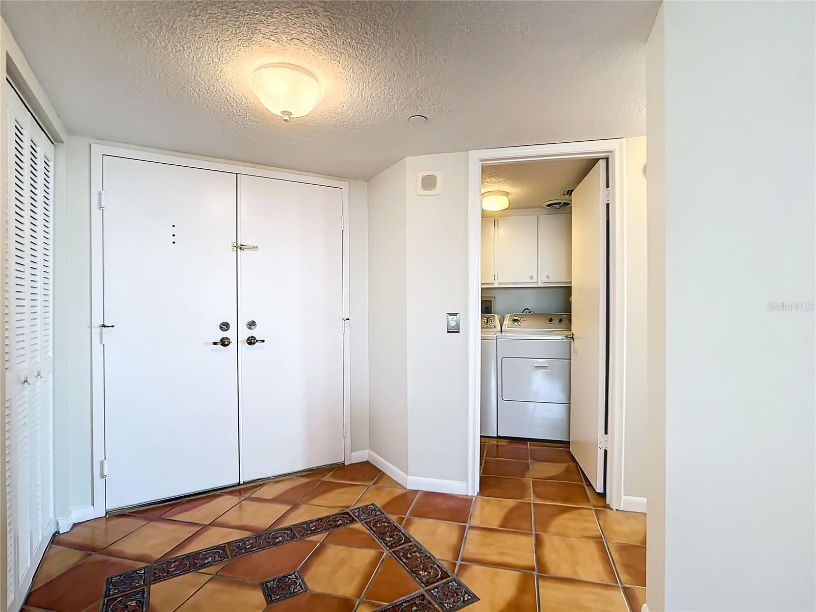 6294 BAHIA DEL MAR CIR #302, ST PETERSBURG, FL, 33715