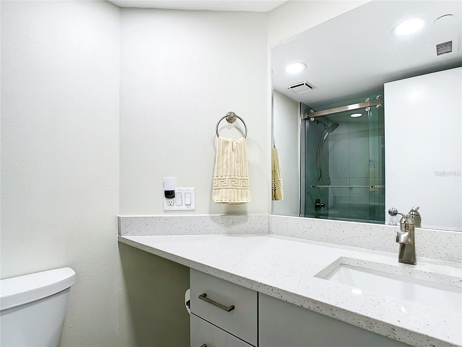 6294 BAHIA DEL MAR CIR #302, ST PETERSBURG, FL, 33715
