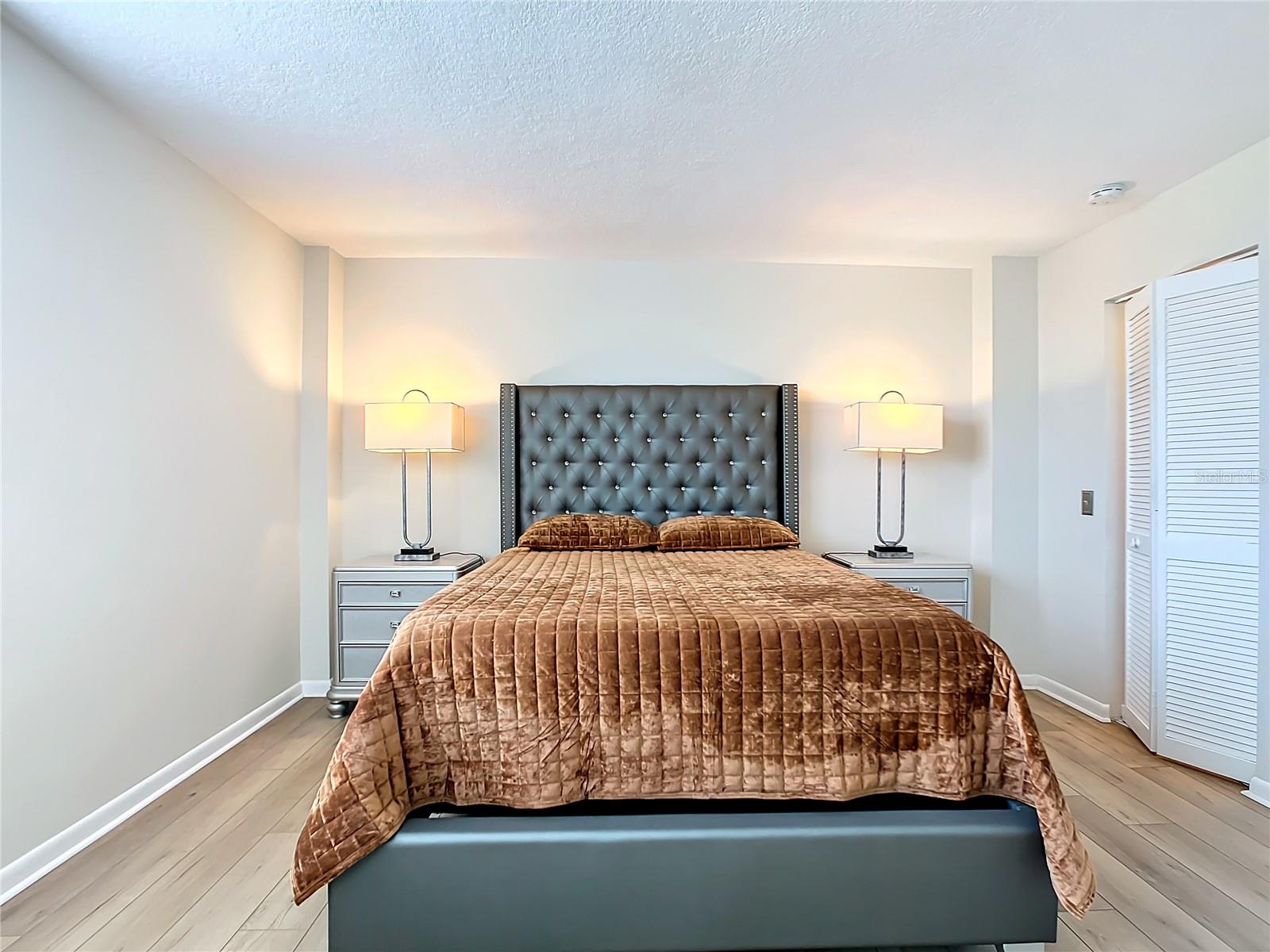 6294 BAHIA DEL MAR CIR #302, ST PETERSBURG, FL, 33715