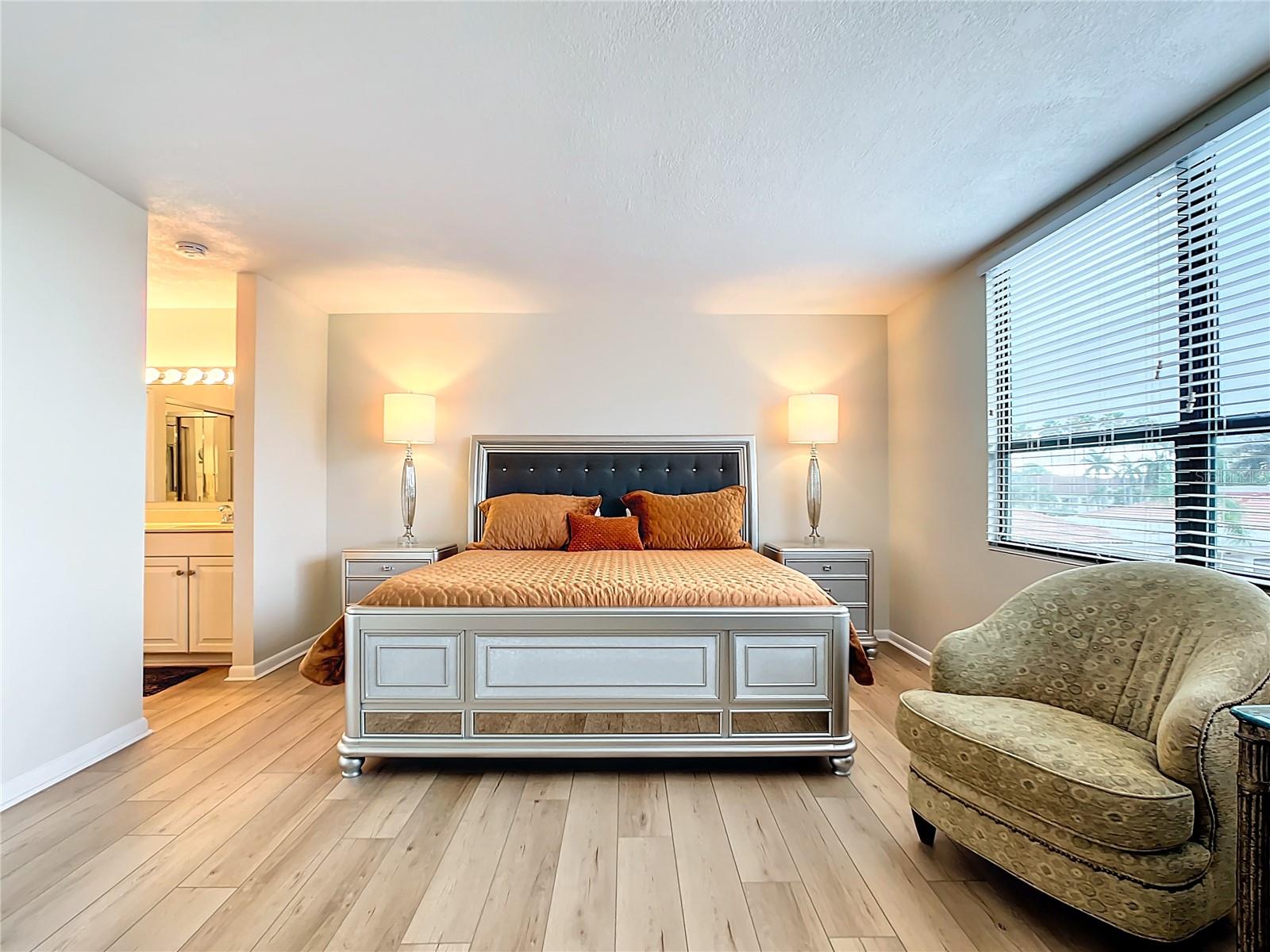 6294 BAHIA DEL MAR CIR #302, ST PETERSBURG, FL, 33715