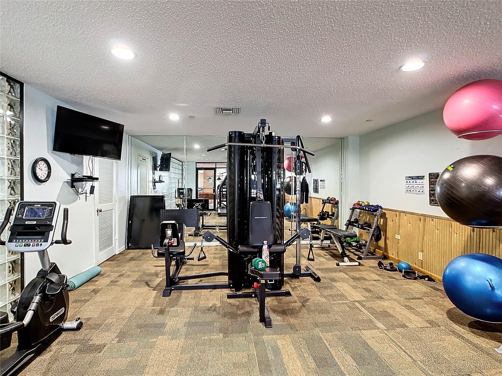 6294 BAHIA DEL MAR CIR #302, ST PETERSBURG, FL, 33715