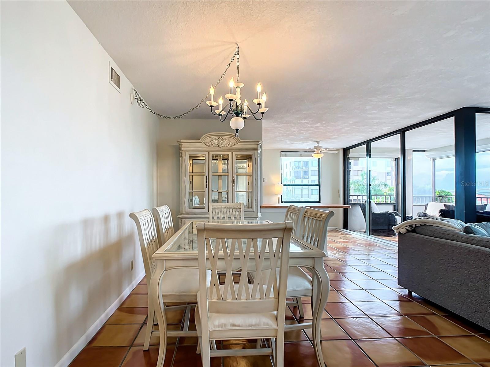 6294 BAHIA DEL MAR CIR #302, ST PETERSBURG, FL, 33715