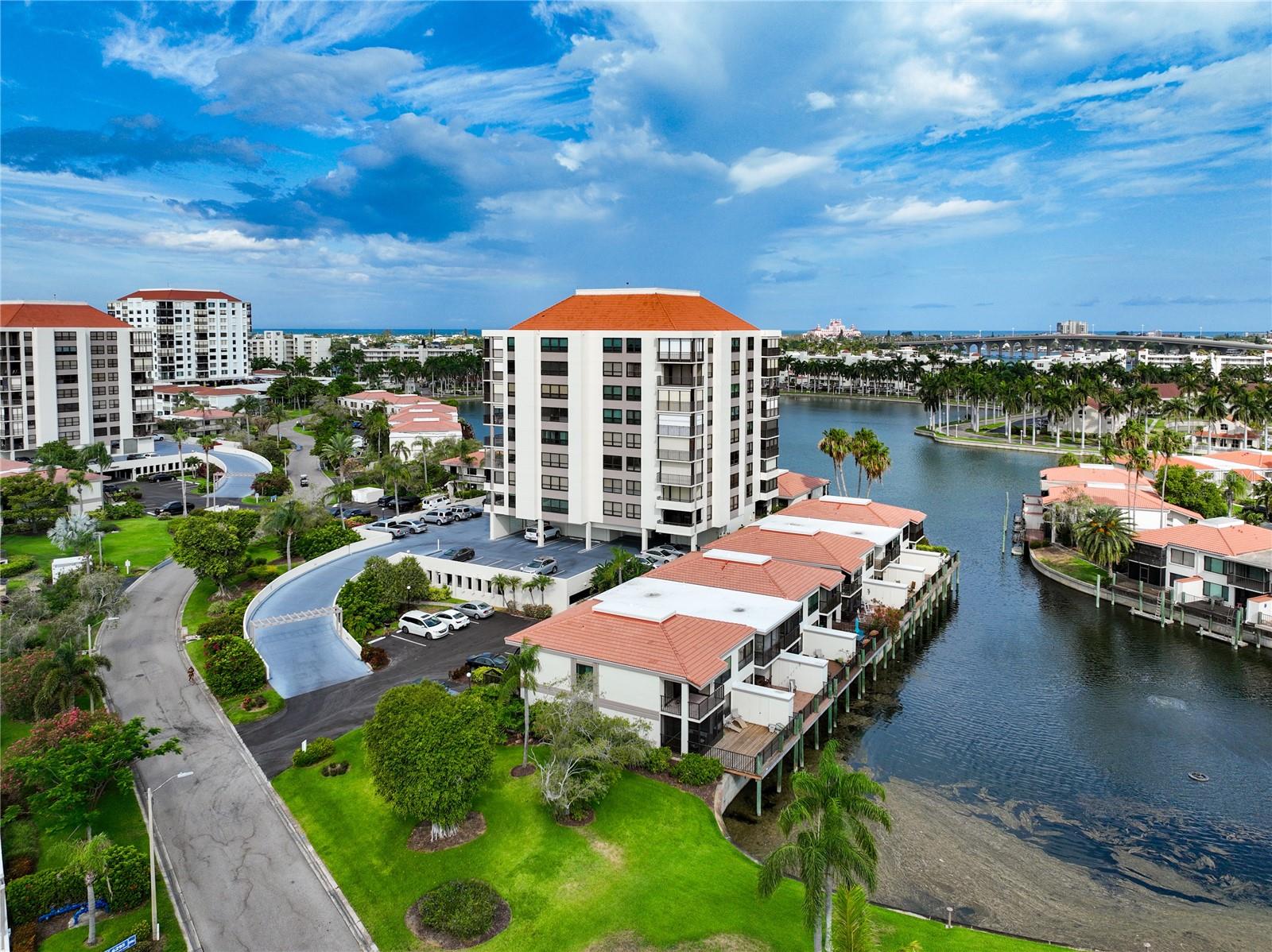 6294 BAHIA DEL MAR CIR #302, ST PETERSBURG, FL, 33715