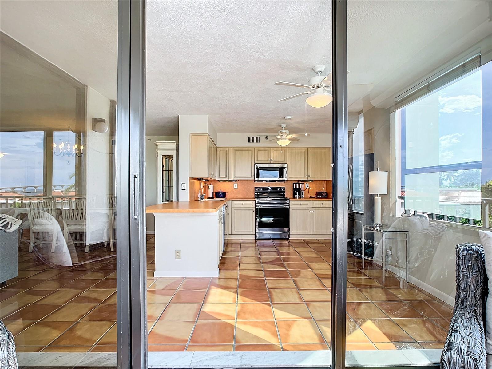 6294 BAHIA DEL MAR CIR #302, ST PETERSBURG, FL, 33715