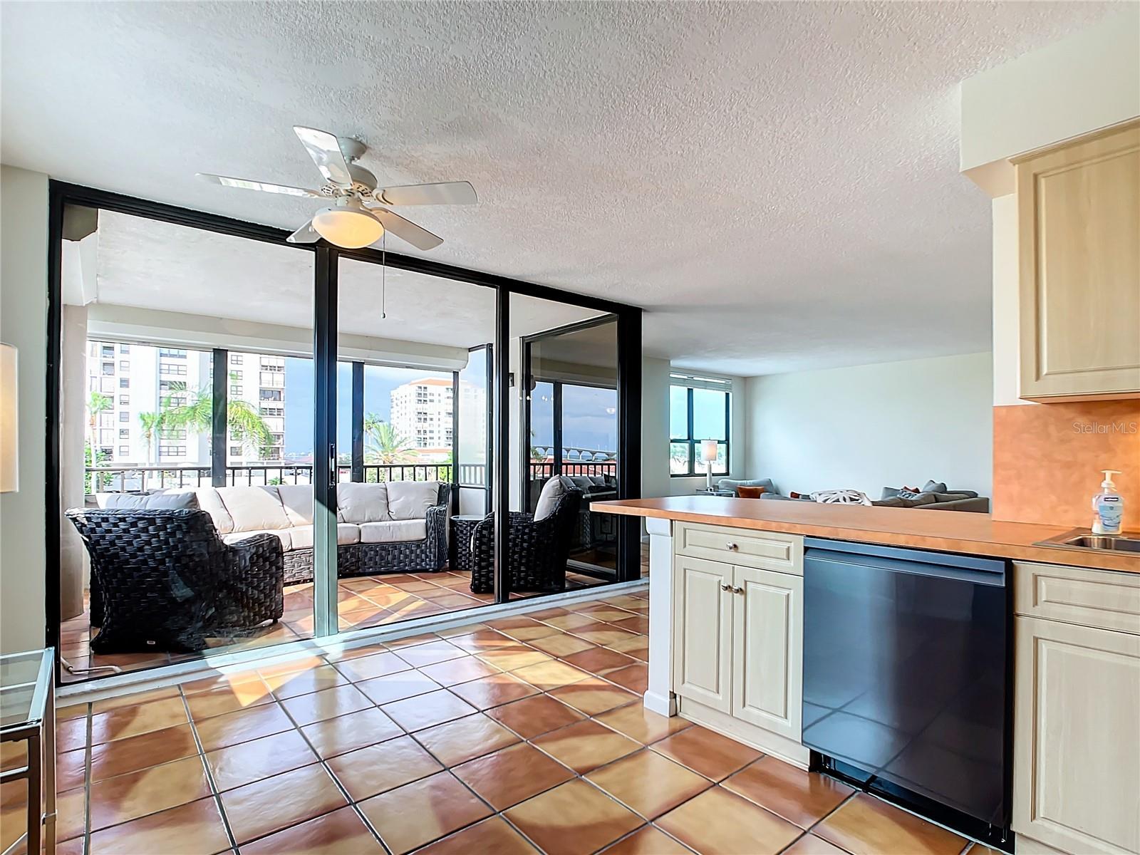 6294 BAHIA DEL MAR CIR #302, ST PETERSBURG, FL, 33715