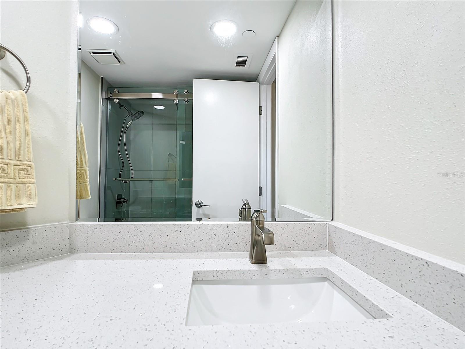 6294 BAHIA DEL MAR CIR #302, ST PETERSBURG, FL, 33715