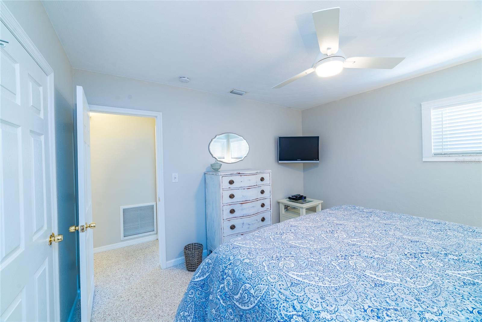 2109 AVENUE B, BRADENTON BEACH, FL, 34217