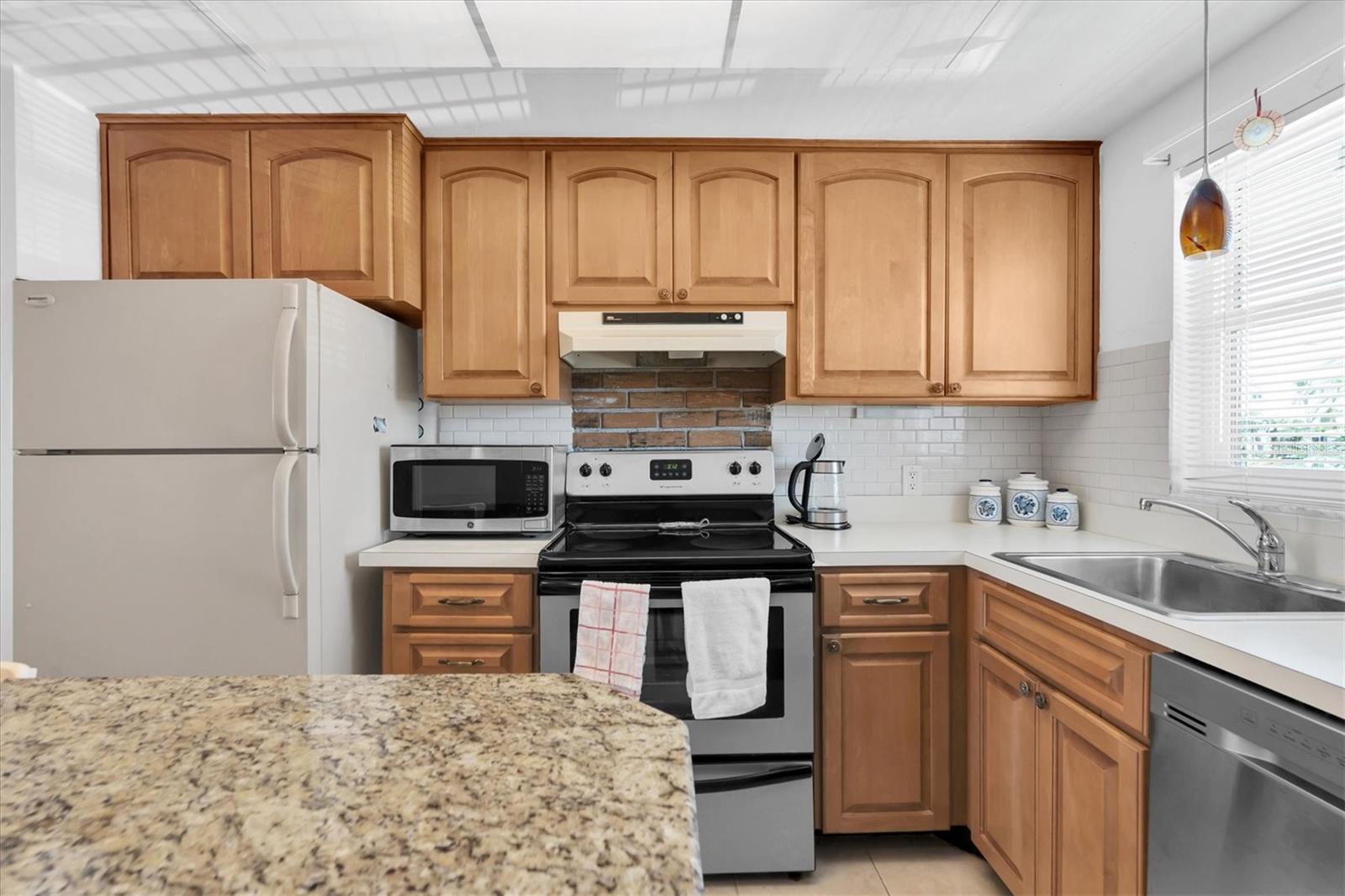 1847 SHORE DR S #202, SOUTH PASADENA, FL, 33707