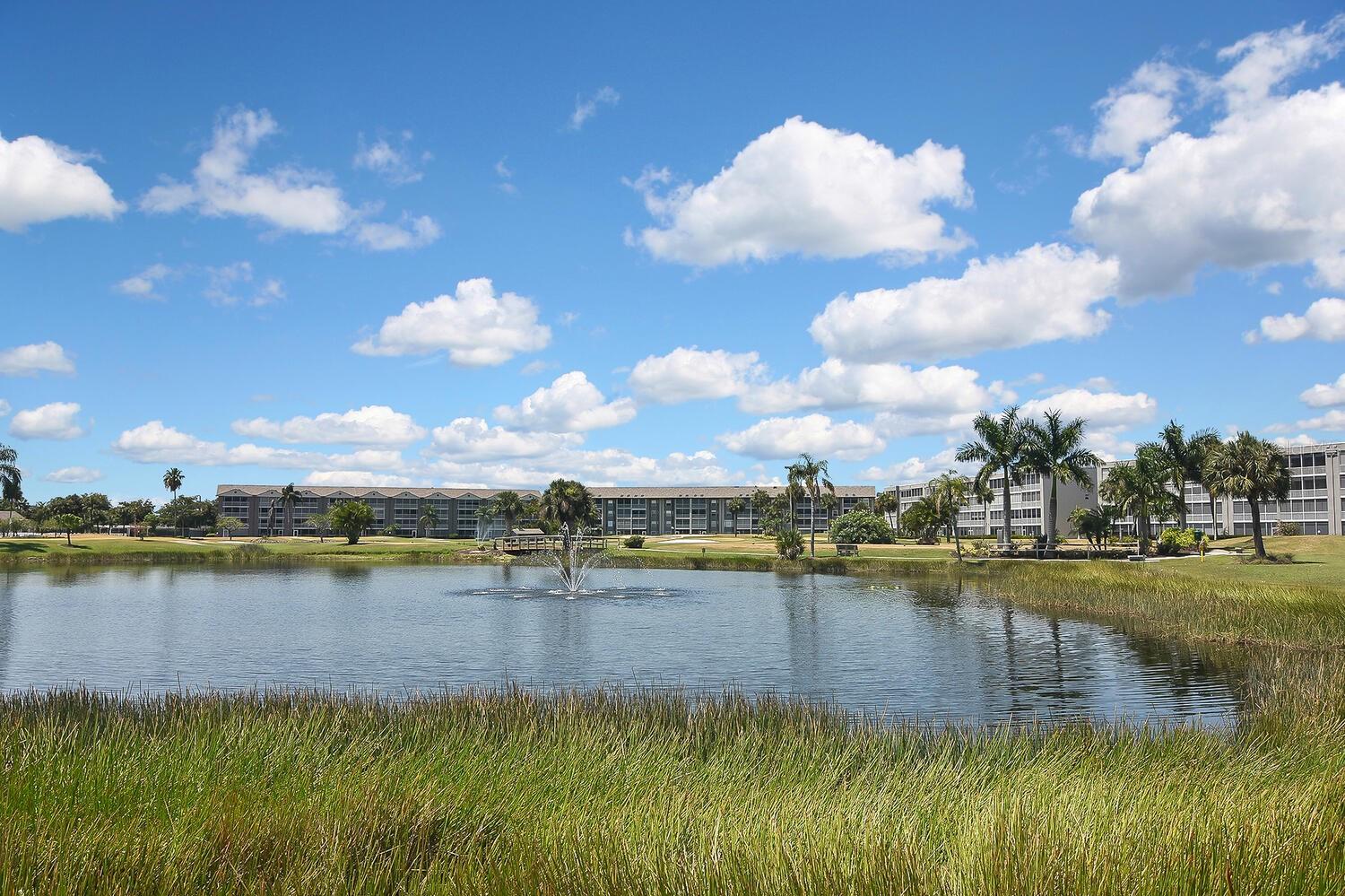 14961 HOLE IN 1 CIR #105, FORT MYERS, FL, 33919