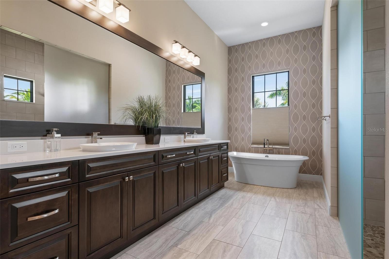 8480 LINDRICK LN, BRADENTON, FL, 34202