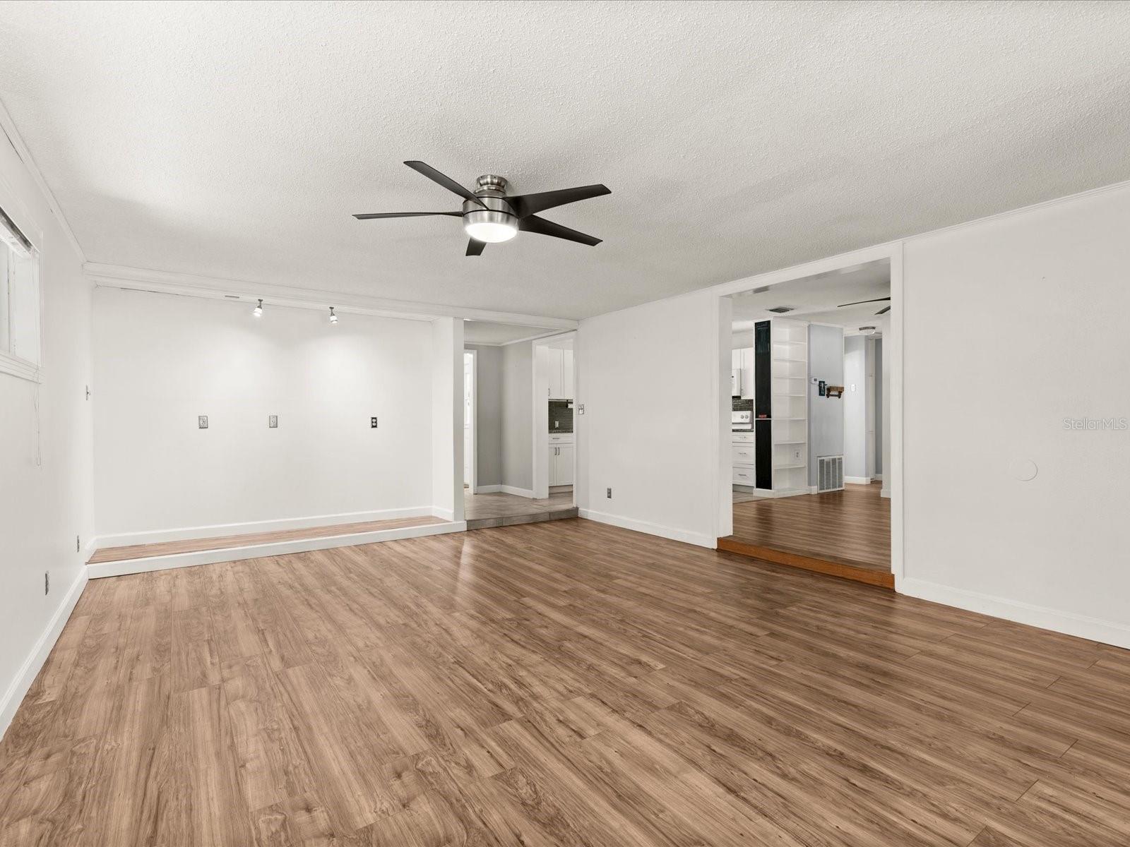 7126 13TH ST N, ST PETERSBURG, FL, 33702