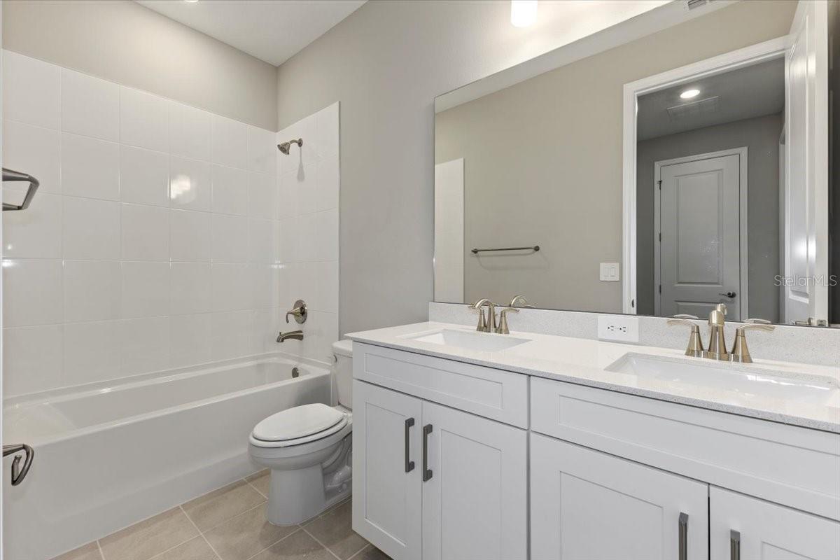 2137 DIVOT DR, DAYTONA BEACH, FL, 32124