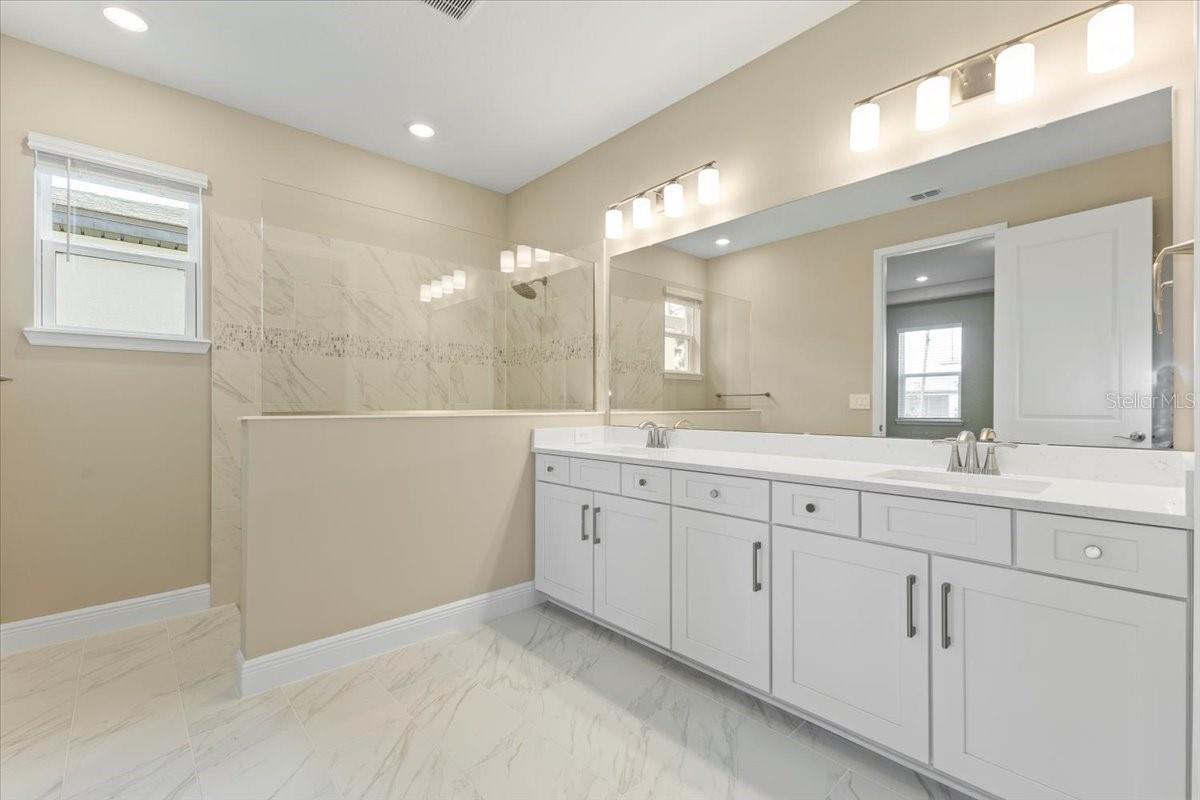 2137 DIVOT DR, DAYTONA BEACH, FL, 32124