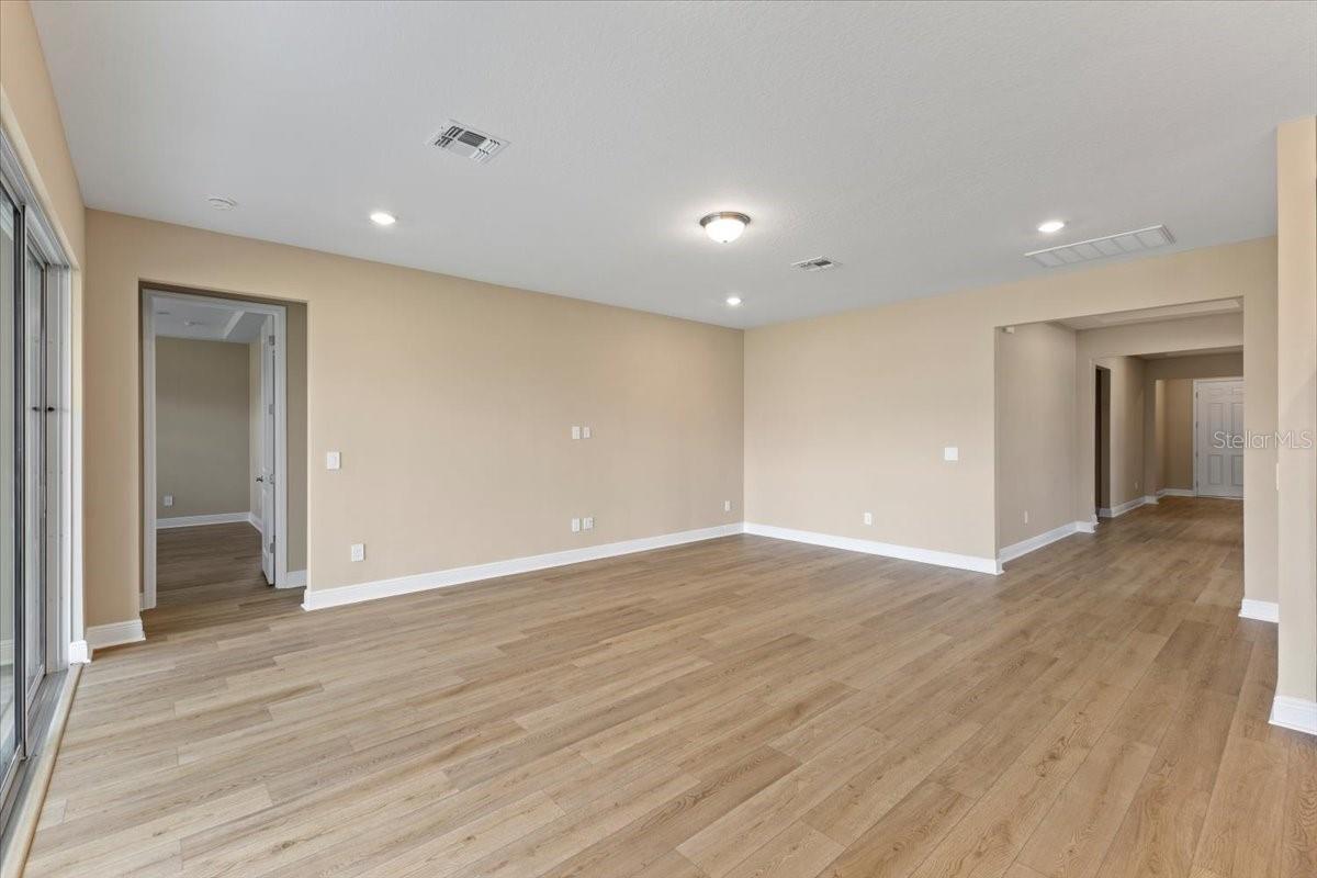 2137 DIVOT DR, DAYTONA BEACH, FL, 32124