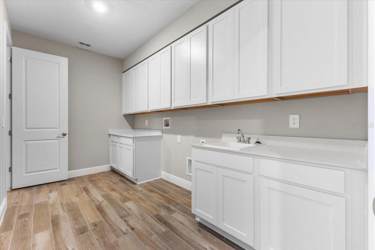 2149 DIVOT DR, DAYTONA BEACH, FL, 32124