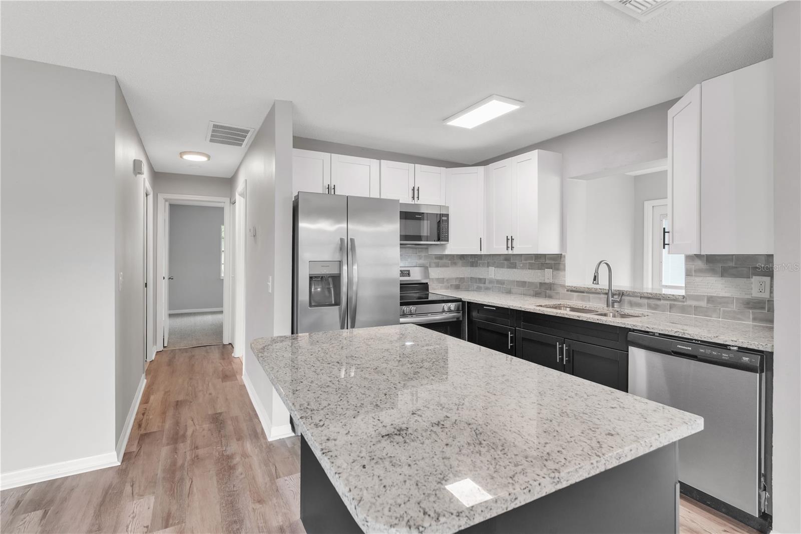 2220 GRENADIER DR #2220, SUN CITY CENTER, FL, 33573