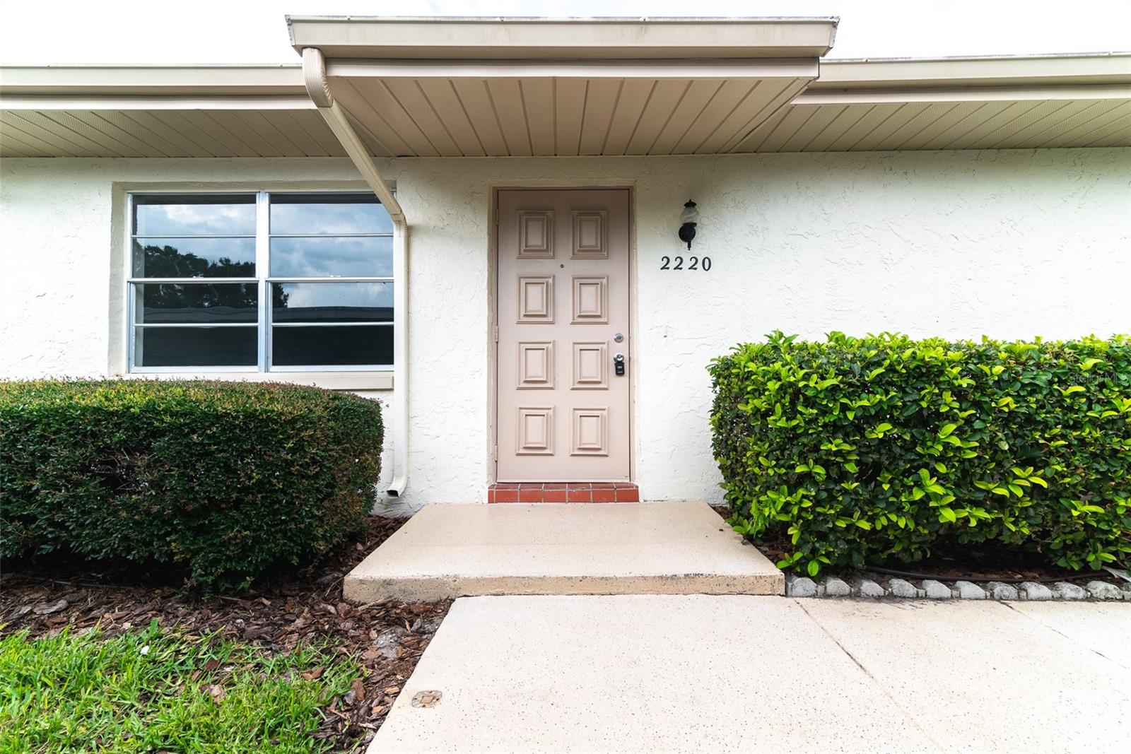 2220 GRENADIER DR #2220, SUN CITY CENTER, FL, 33573