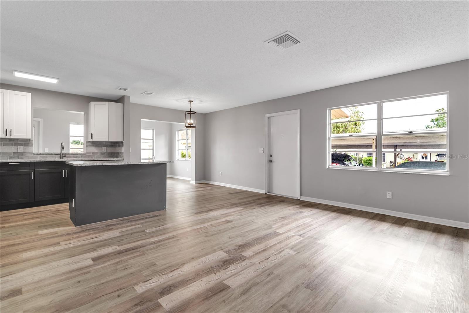 2220 GRENADIER DR #2220, SUN CITY CENTER, FL, 33573