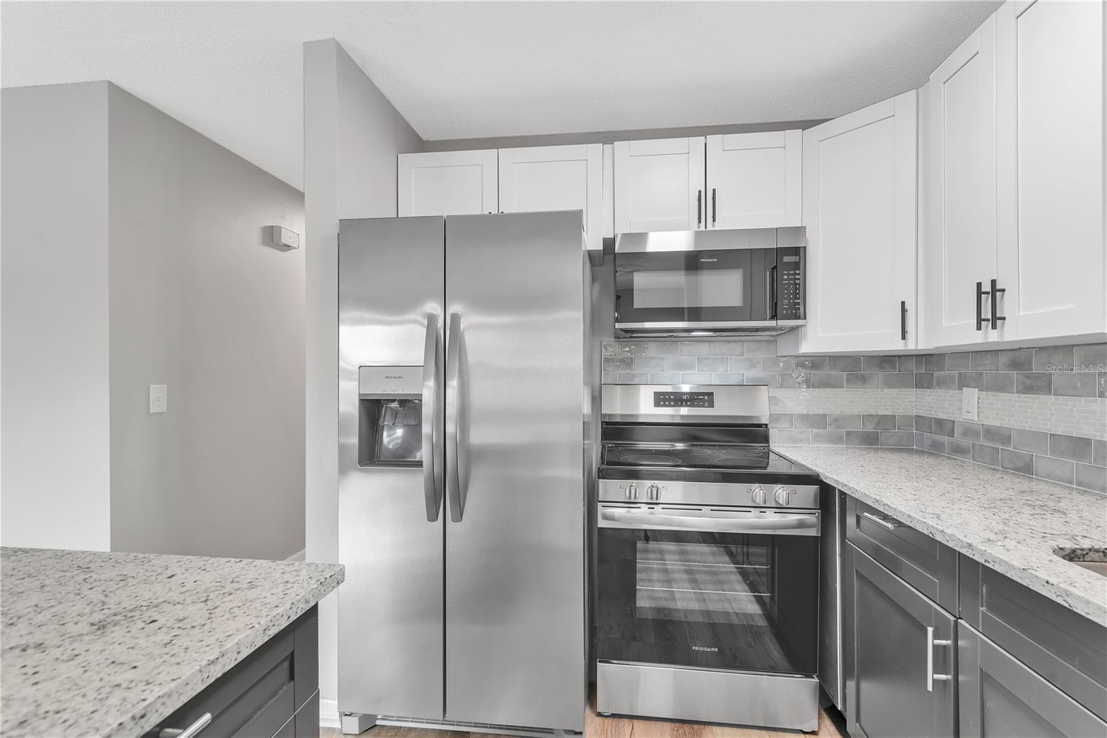 2220 GRENADIER DR #2220, SUN CITY CENTER, FL, 33573