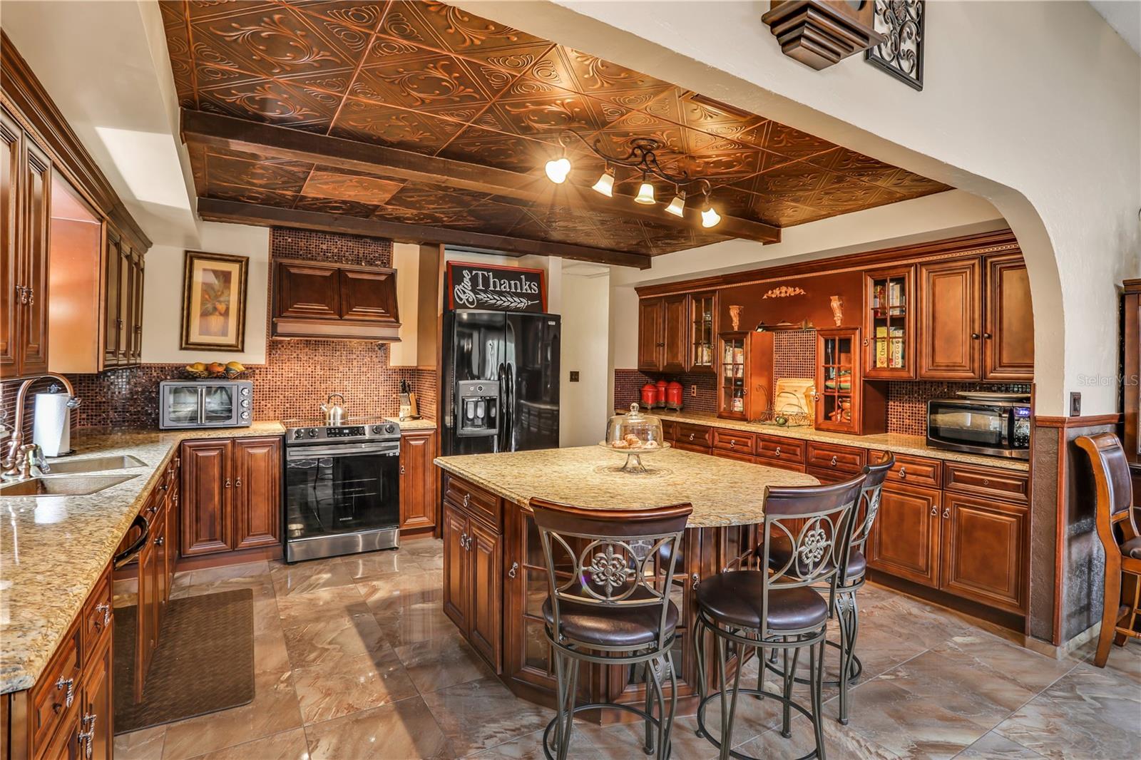 32720 LAKESHORE DR, TAVARES, FL, 32778