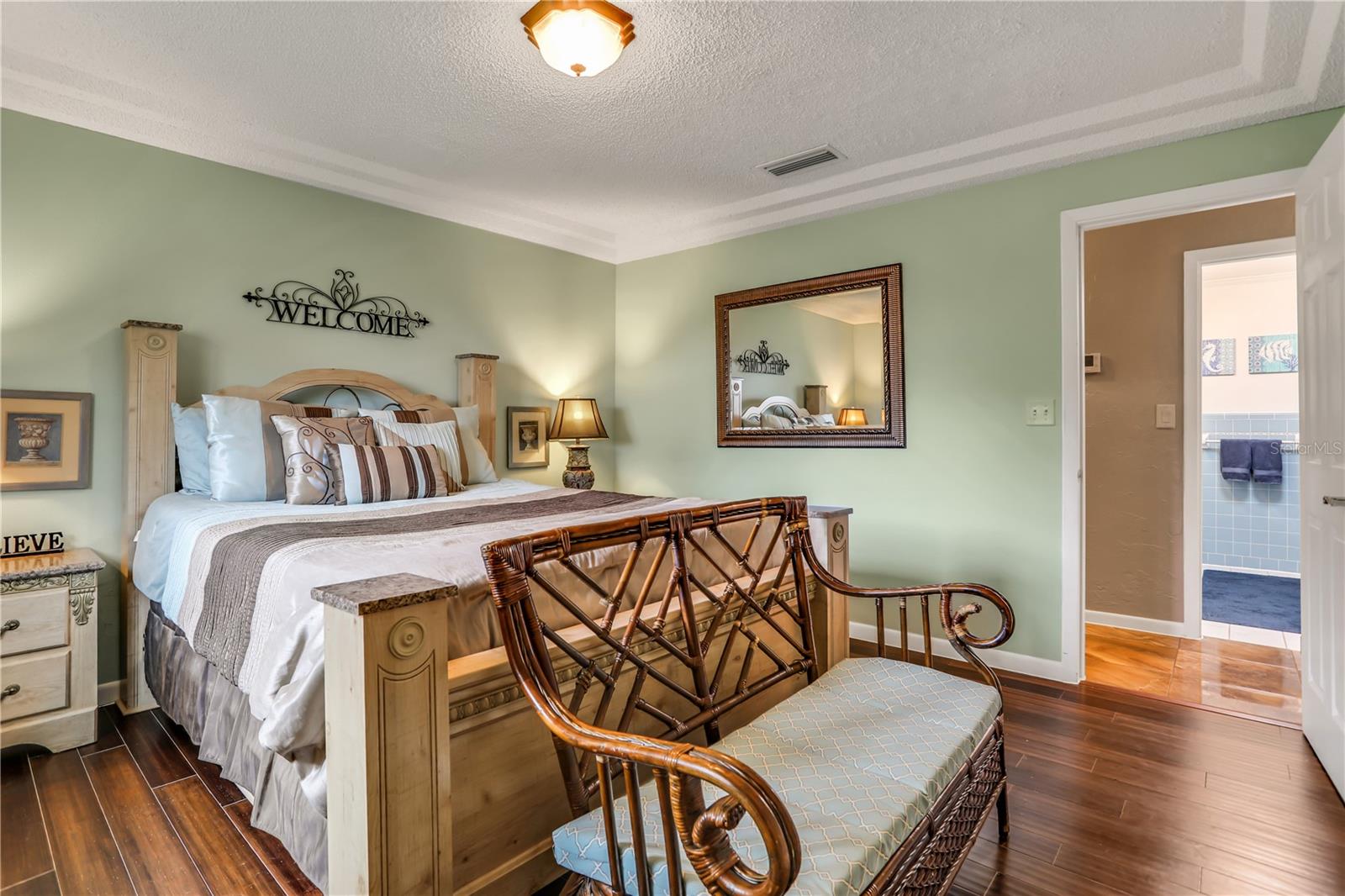 32720 LAKESHORE DR, TAVARES, FL, 32778