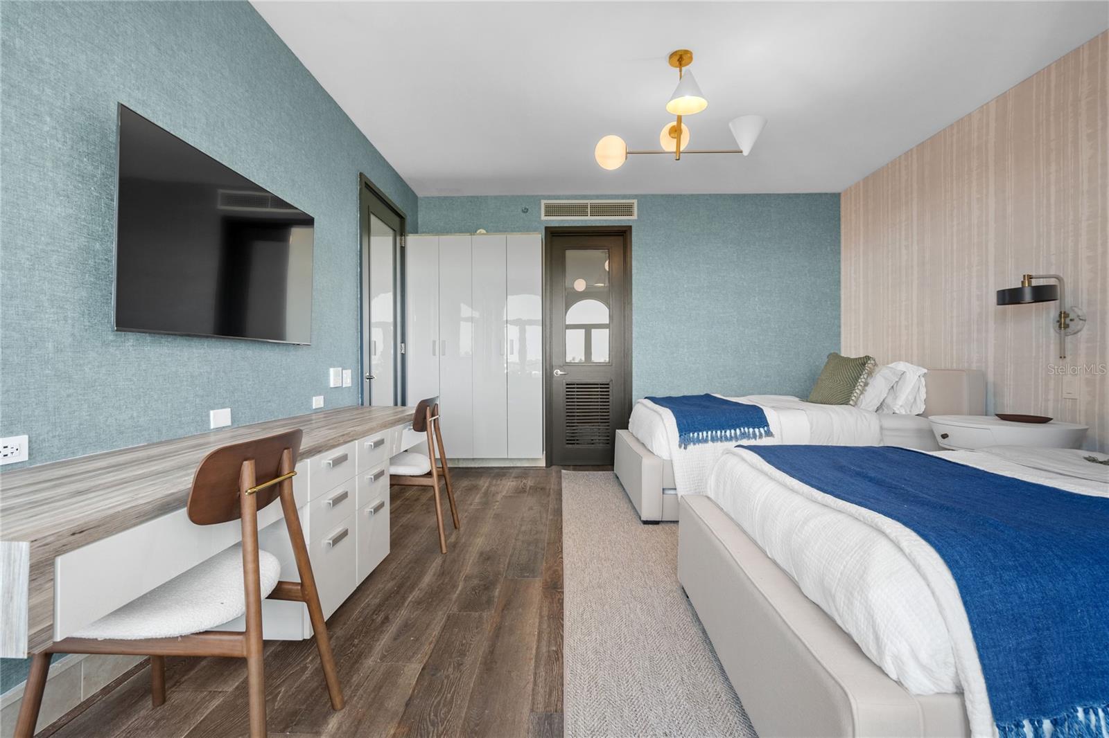 PR9106892 Property Photo