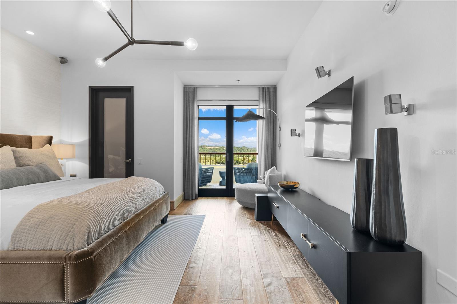 PR9106892 Property Photo