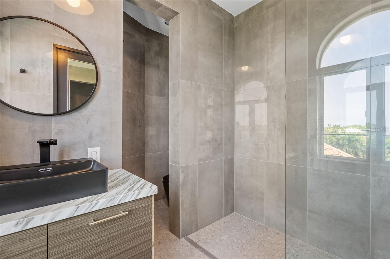 PR9106892 Property Photo