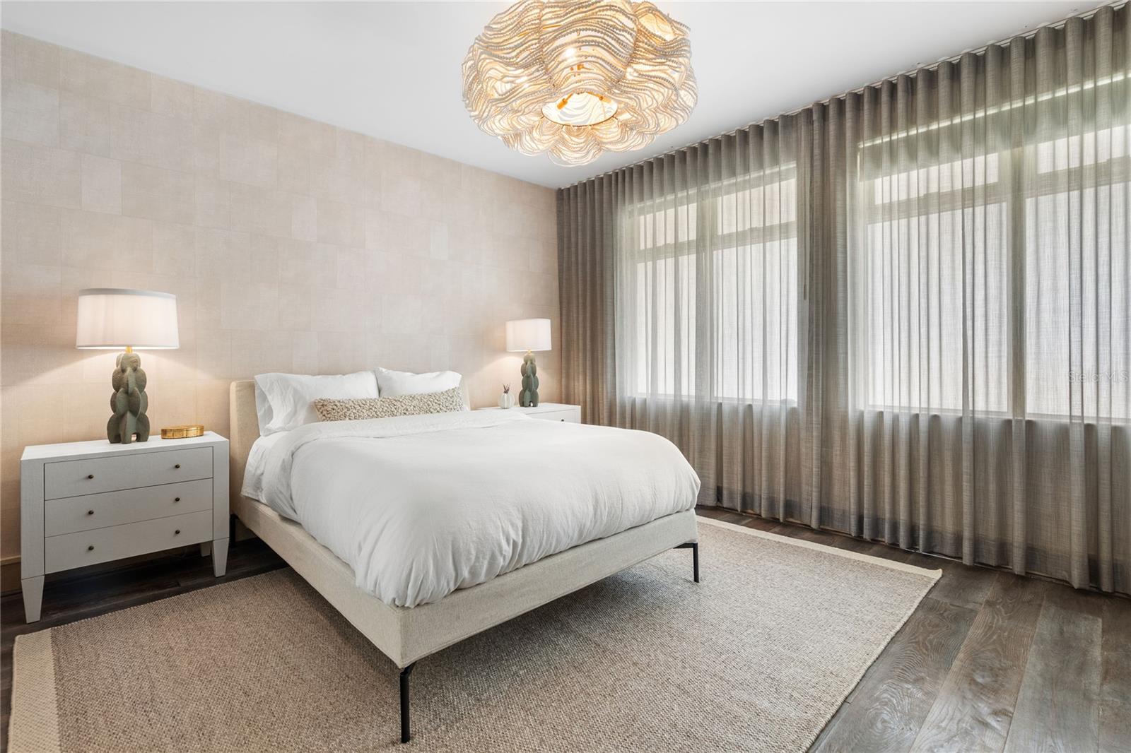 PR9106892 Property Photo