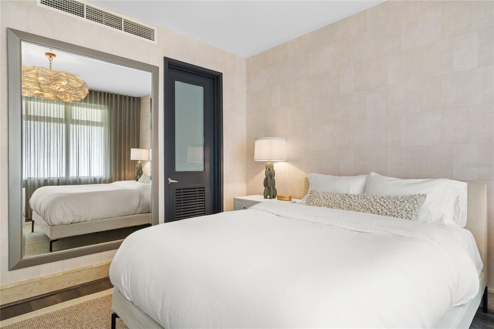 PR9106892 Property Photo