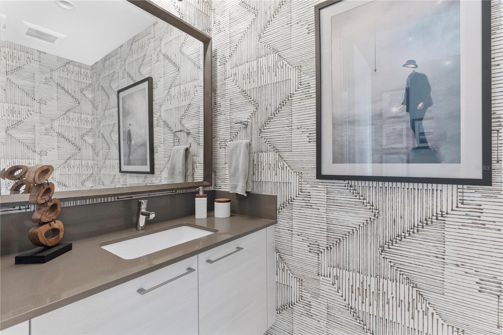 100 1ST AVE N #2205, ST PETERSBURG, FL, 33701