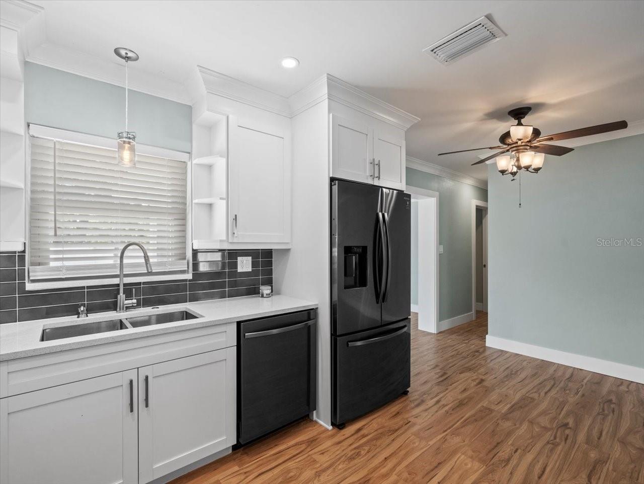 2347 EASTWOOD DR, CLEARWATER, FL, 33765